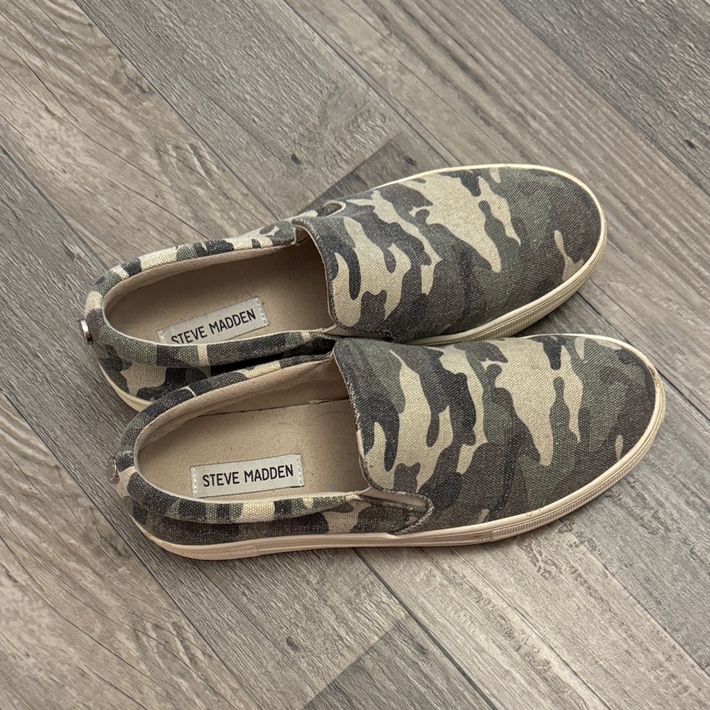 Steve Madden camo print shoe